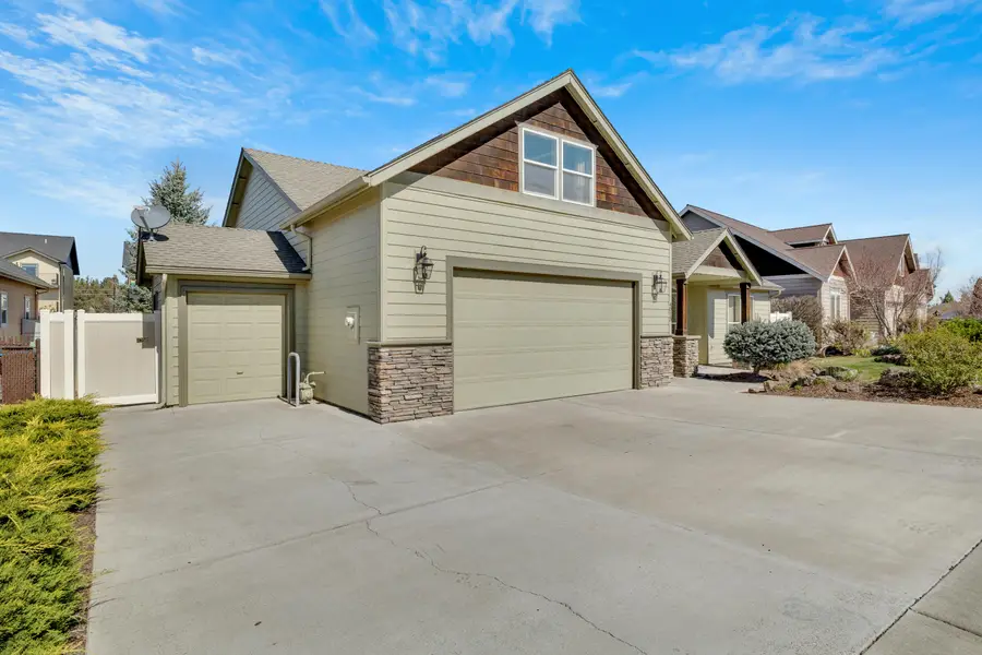 4013 SW Tommy Armour Lane, Redmond, OR 97756 - #2