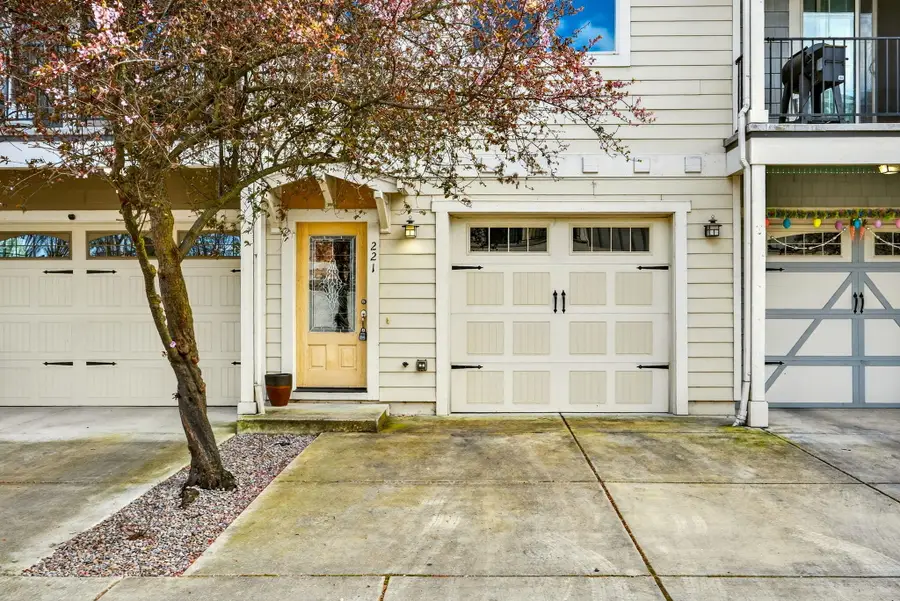 221 Cherry Bark Lane, Medford, OR 97501 - #3