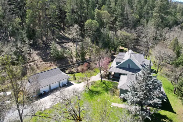 71 Yale Creek Road, Jacksonville, OR 97530