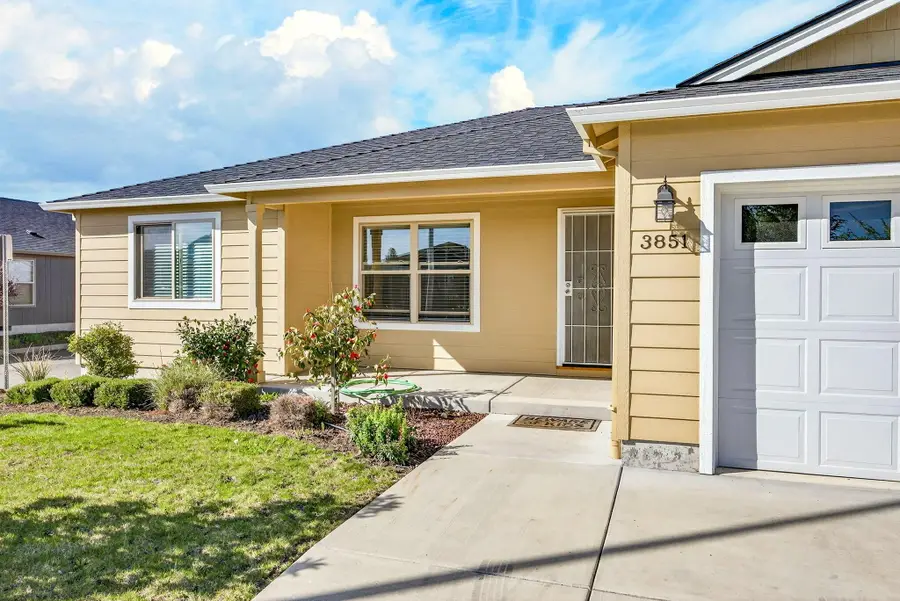 3851 Valley Meadows Drive, White City, OR 97503 - #3