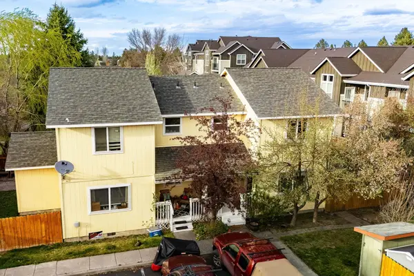 2044 NE Full Moon Drive, Bend, OR 97701