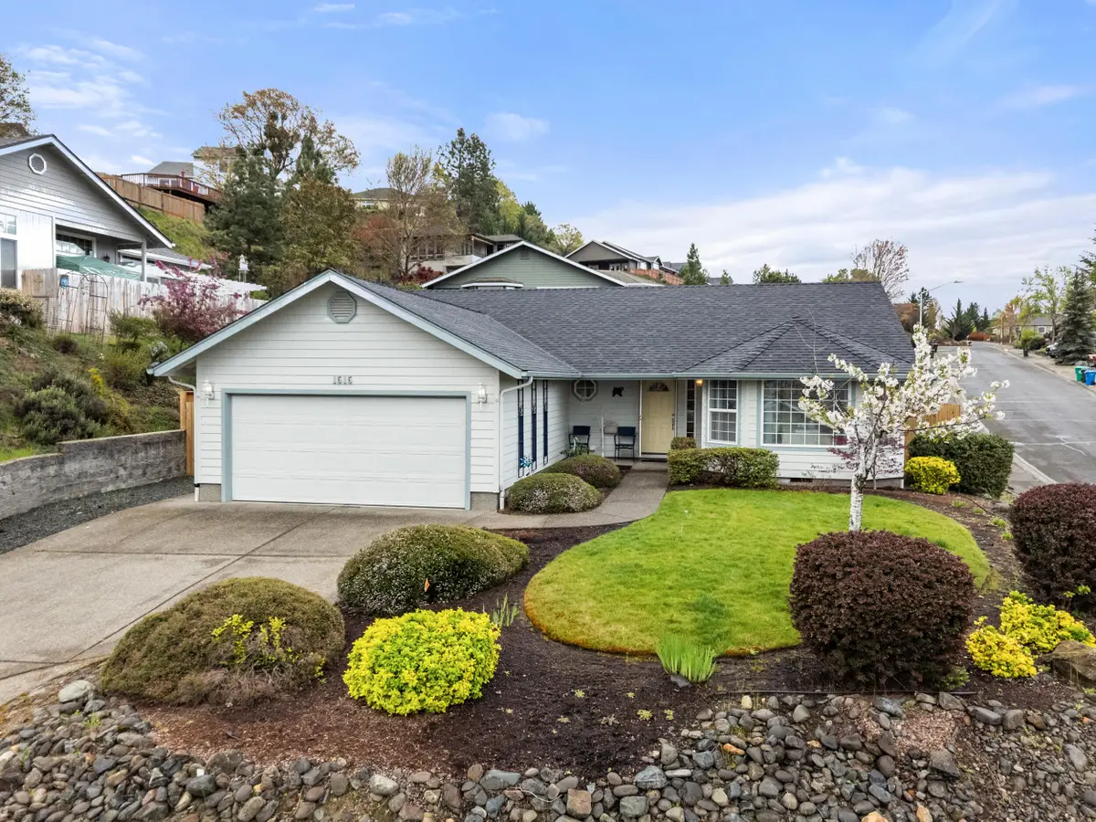 1515 Panoramic Loop, Grants Pass, OR 97527 - #1