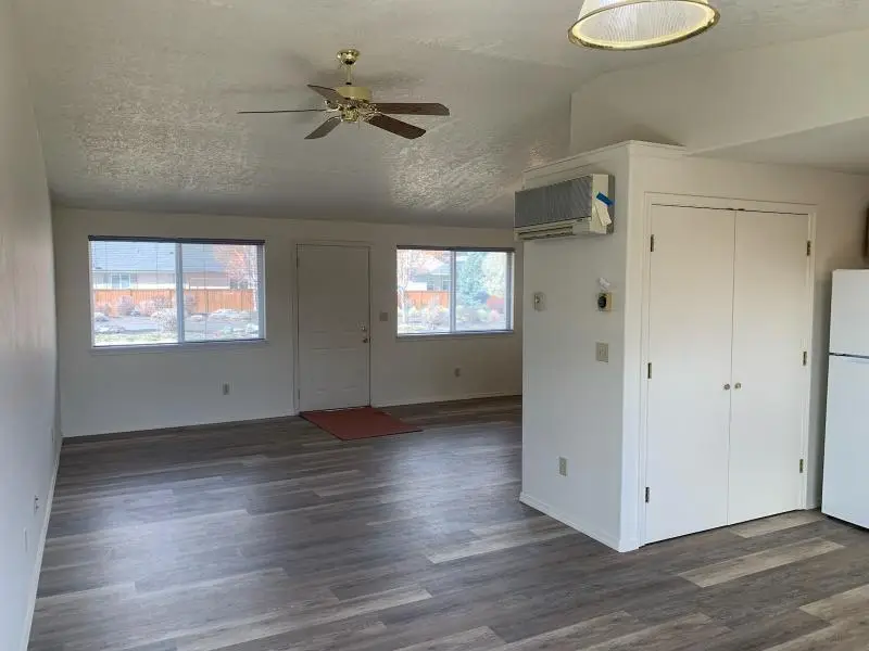 1762 SW 35th Street, Redmond, OR 97756 - #2