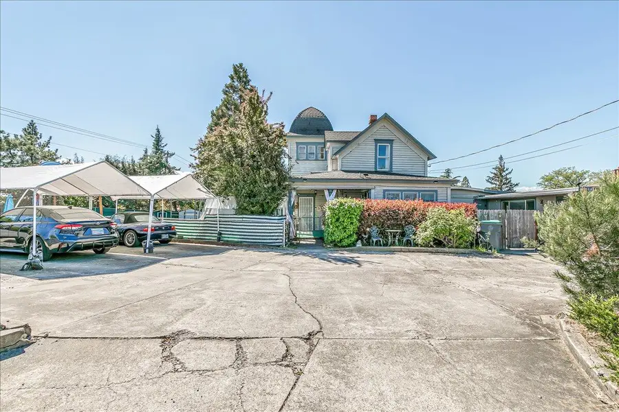 1984 Brookhurst Street, Medford, OR 97504 - #2