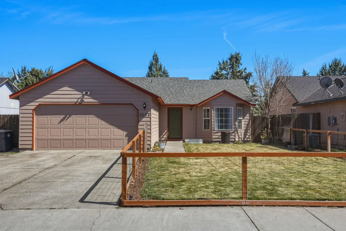2004 SW 29th Street, Redmond, OR 97756 - #1