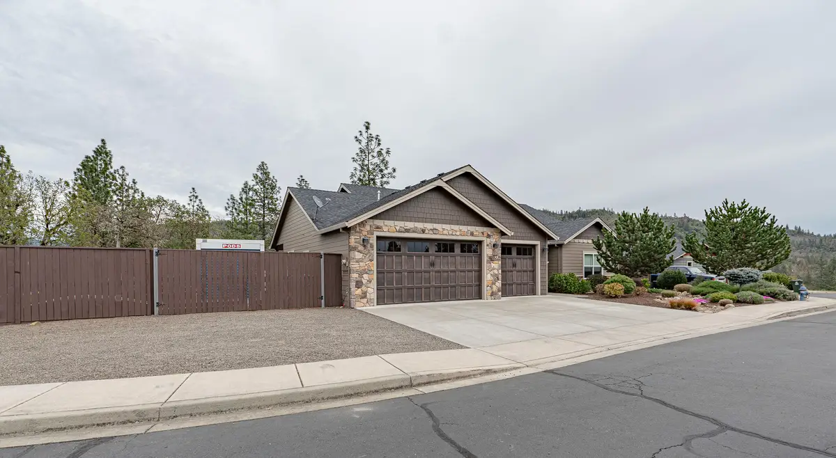 217 White Oak Way, Shady Cove, OR 97539 - #1