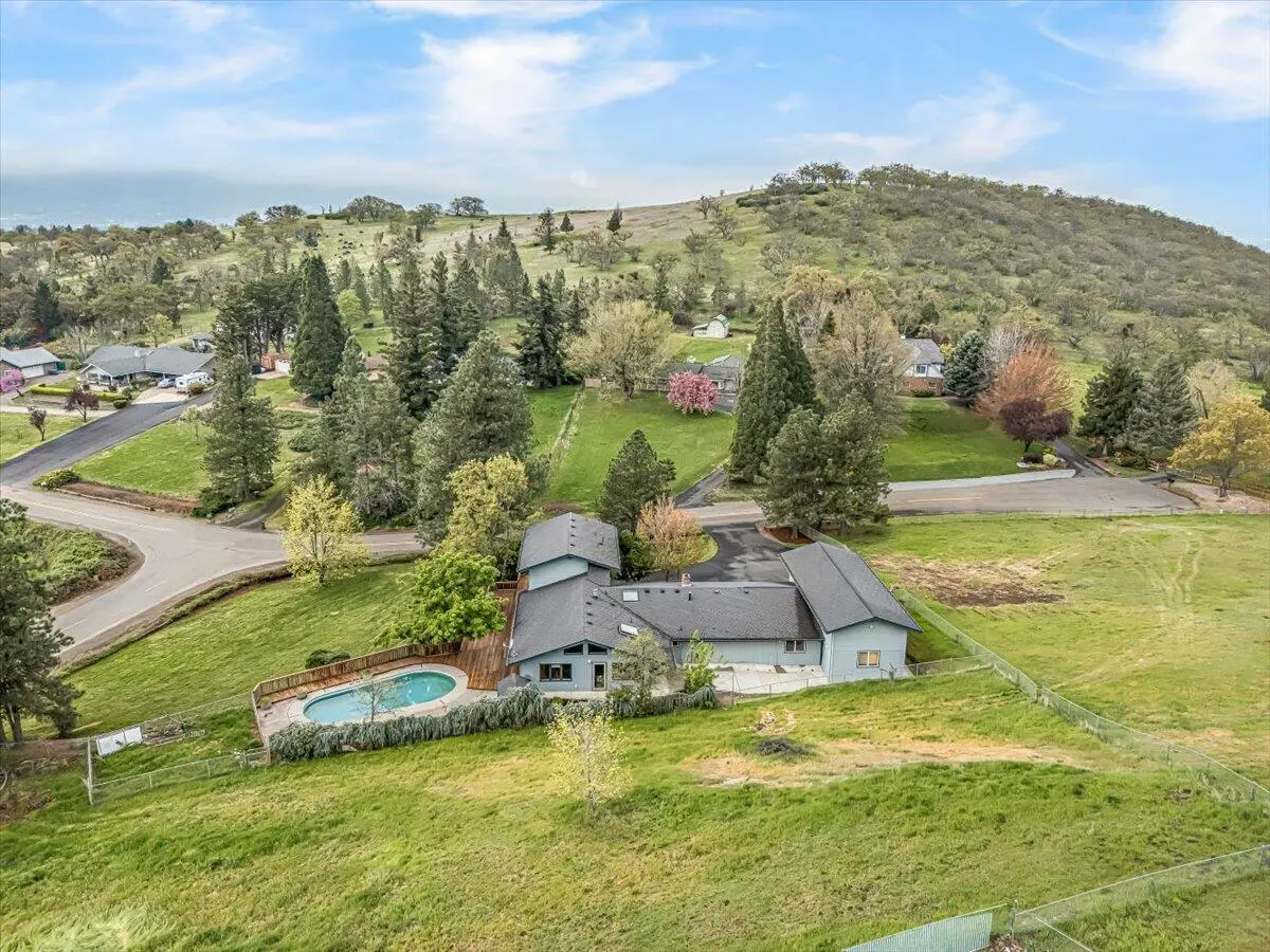 2455 David Lane, Medford, OR 97504 - #1