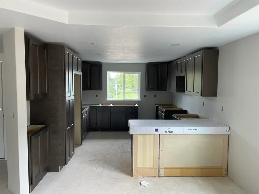 2481 Brady Way, Medford, OR 97501 - #2