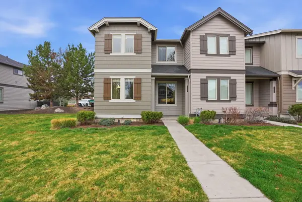 3249 SW 28th Street, Redmond, OR 97756