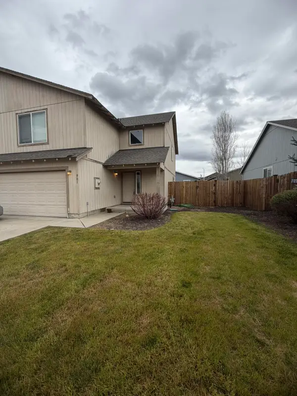 901 SE Kierra Place, Madras, OR 97741