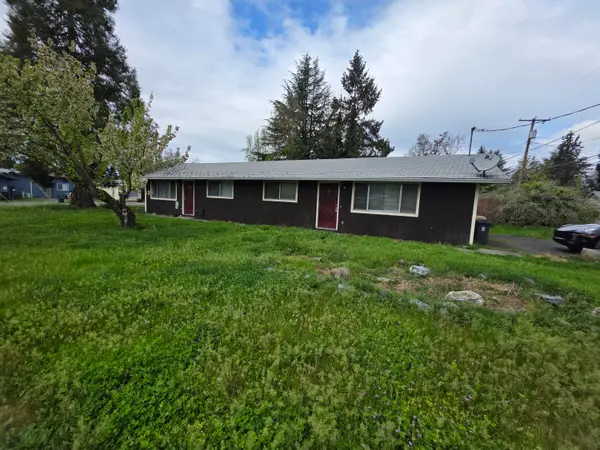 522 SE J Street #A & B, Grants Pass, OR 97526