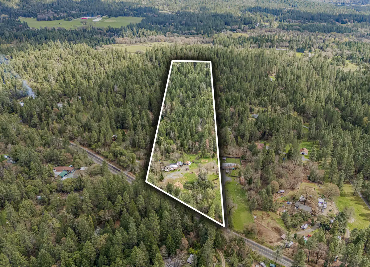 9650 W Evans Creek Road, Rogue River, OR 97537 - #1