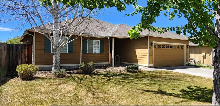 2695 NE 9th Street, Redmond, OR 97756 - #2