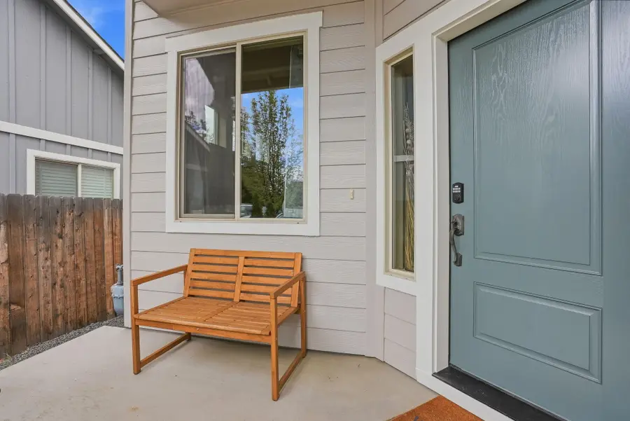 3046 NE Red Oak Drive, Bend, OR 97701 - #3