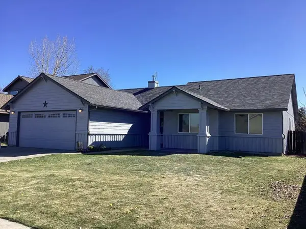 2046 NW 8th Street, Redmond, OR 97756