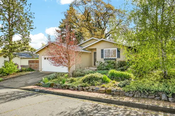 760 Oak Knoll Drive, Ashland, OR 97520