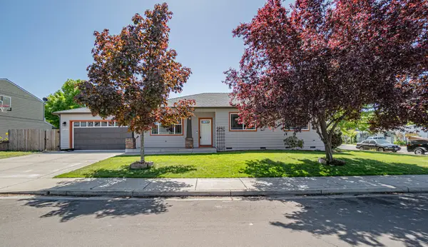 2702 Eagle Creek Drive, White City, OR 97503