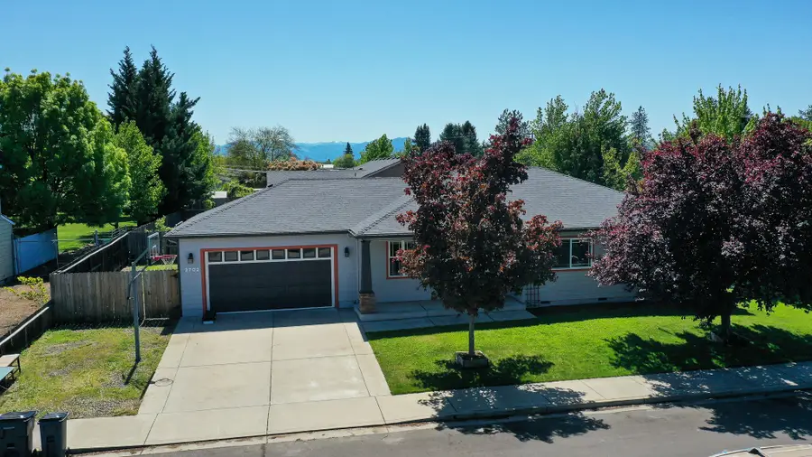 2702 Eagle Creek Drive, White City, OR 97503 - #3