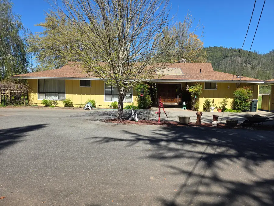 2880 Fish Hatchery Road, Grants Pass, OR 97527 - #2