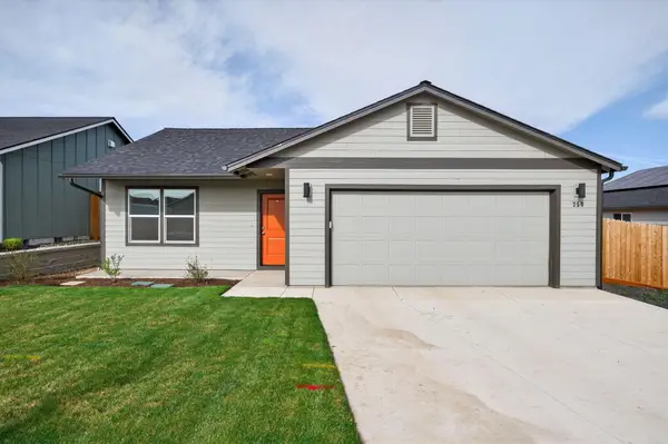 750 NE Rickenbacker Road, Madras, OR 97741
