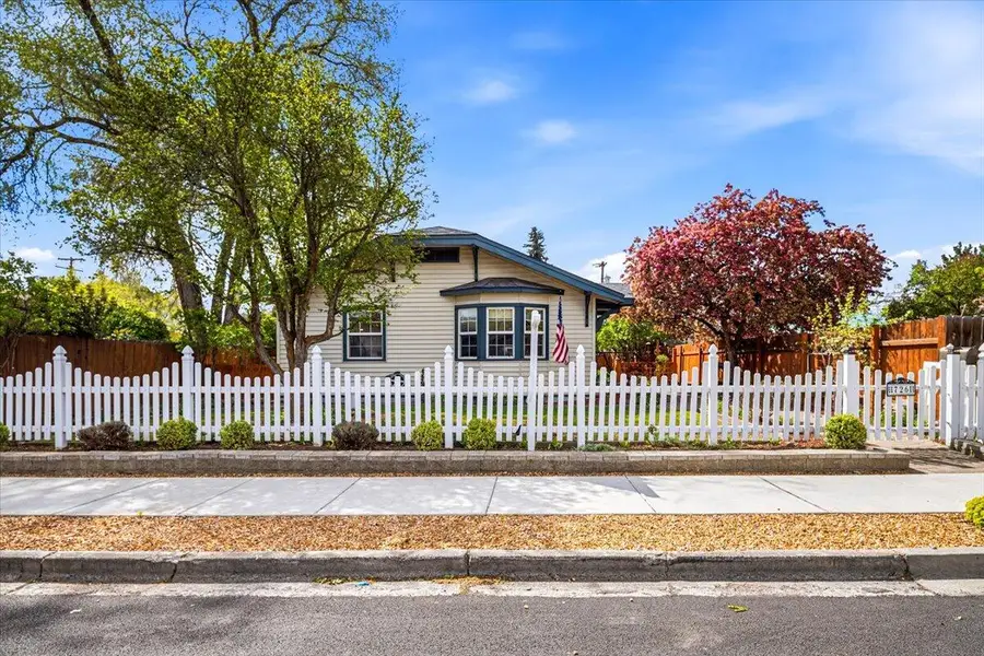 726 NW Birch Avenue, Redmond, OR 97756 - #2