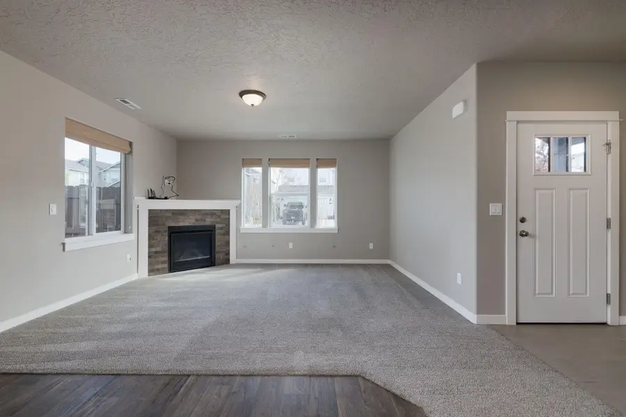 2557 NW Spruce Place, Redmond, OR 97756 - #2