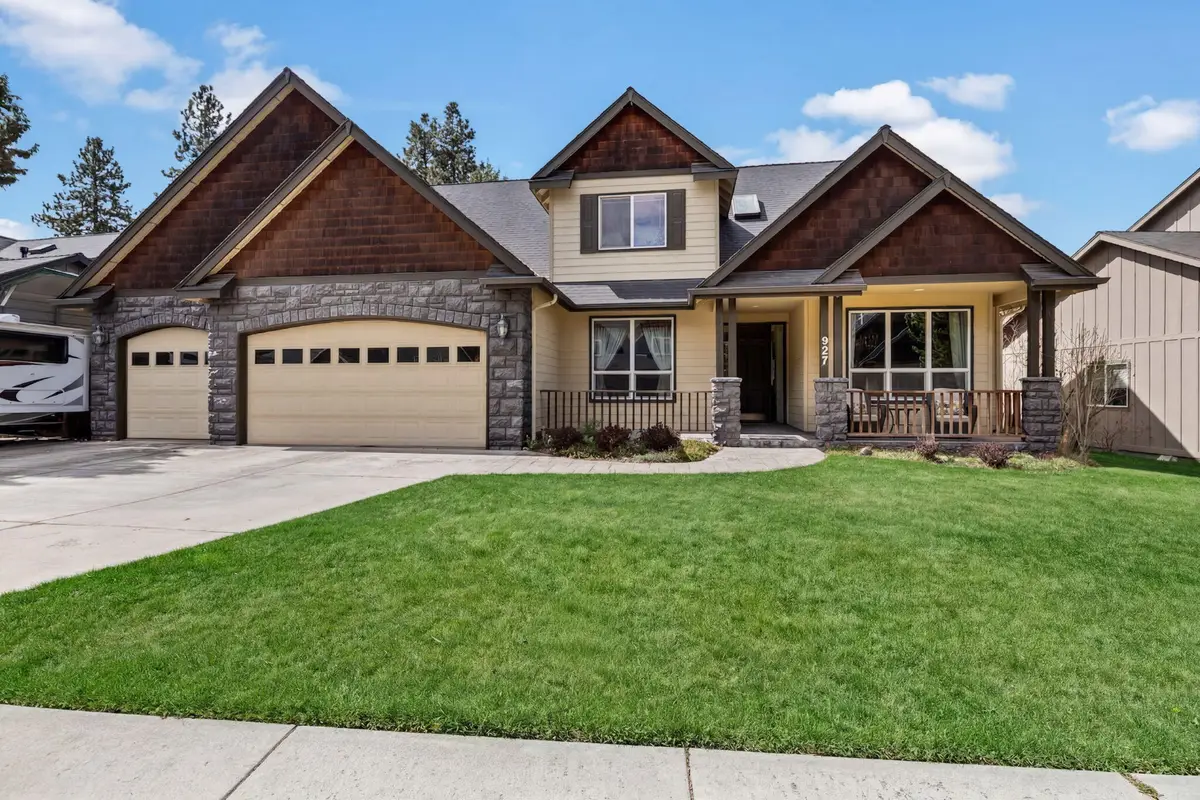 927 SE Briarwood Court, Bend, OR 97702 - #1