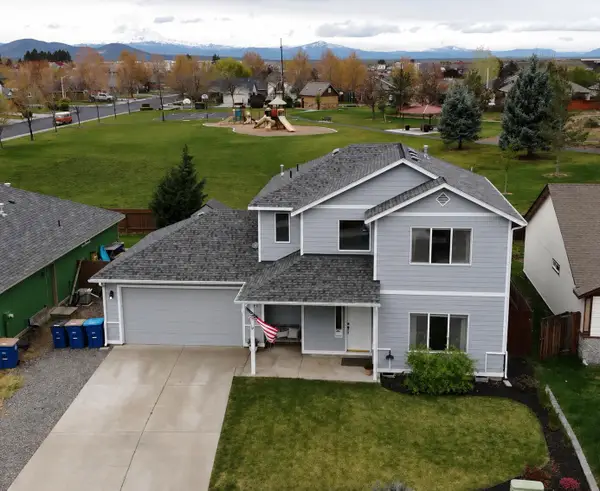 2475 NE 7th Lane, Redmond, OR 97756