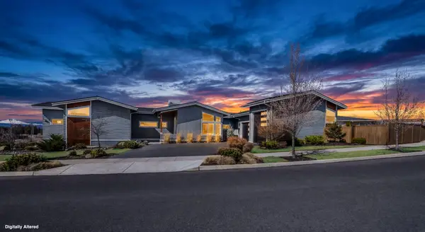 3759 SW 45th Street, Redmond, OR 97756