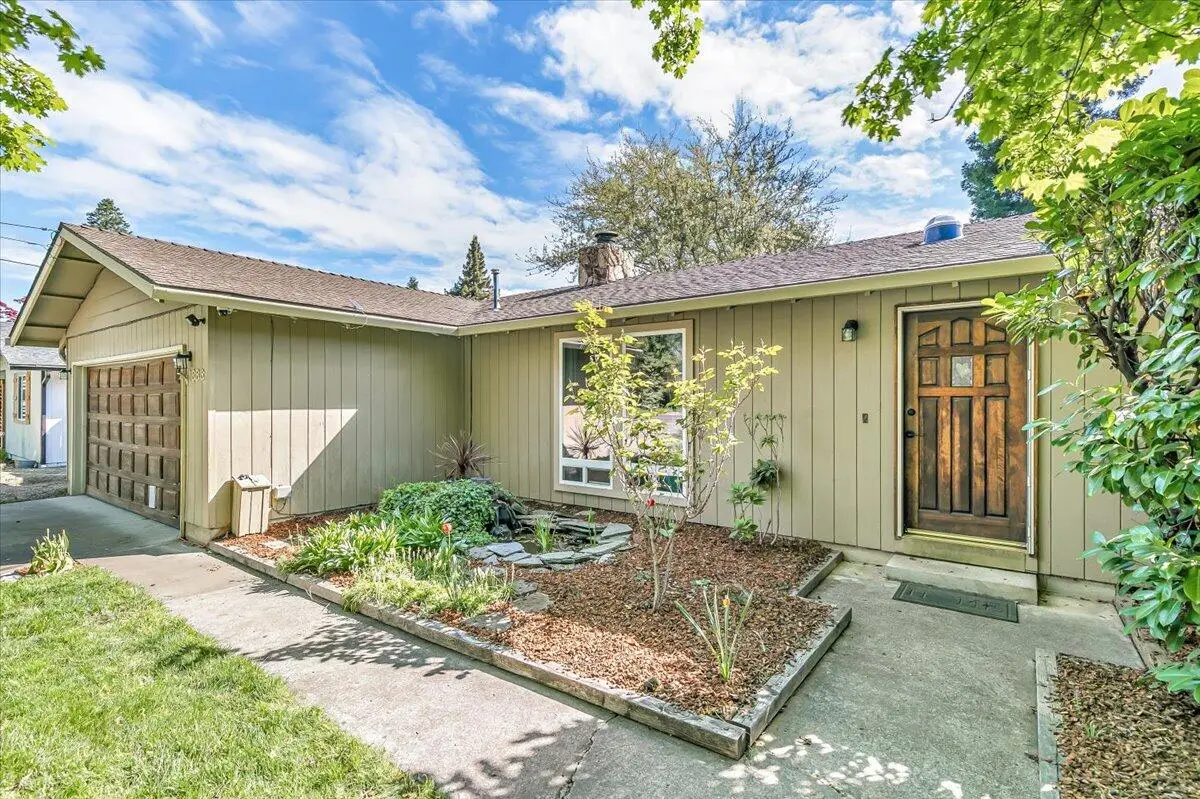 1883 S Peach Street, Medford, OR 97501 - #1