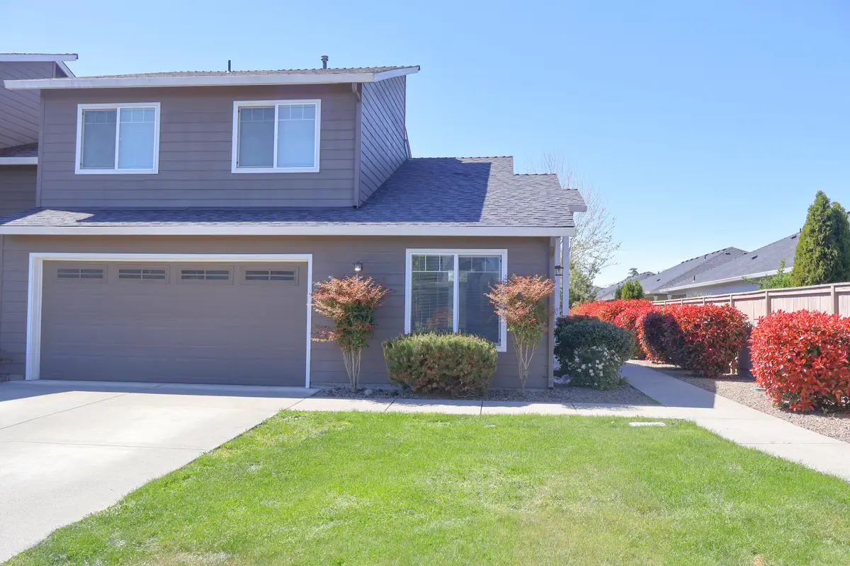 303 Live Oak Loop, Central Point, OR 97502 - #1