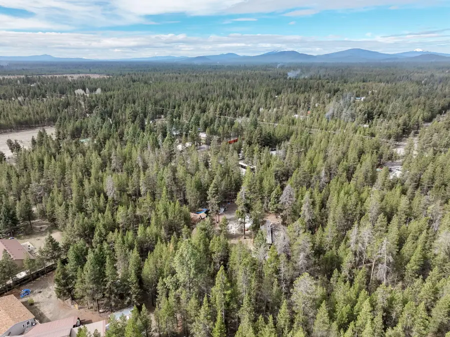 16040 Waddell Road, La Pine, OR 97739 - #2