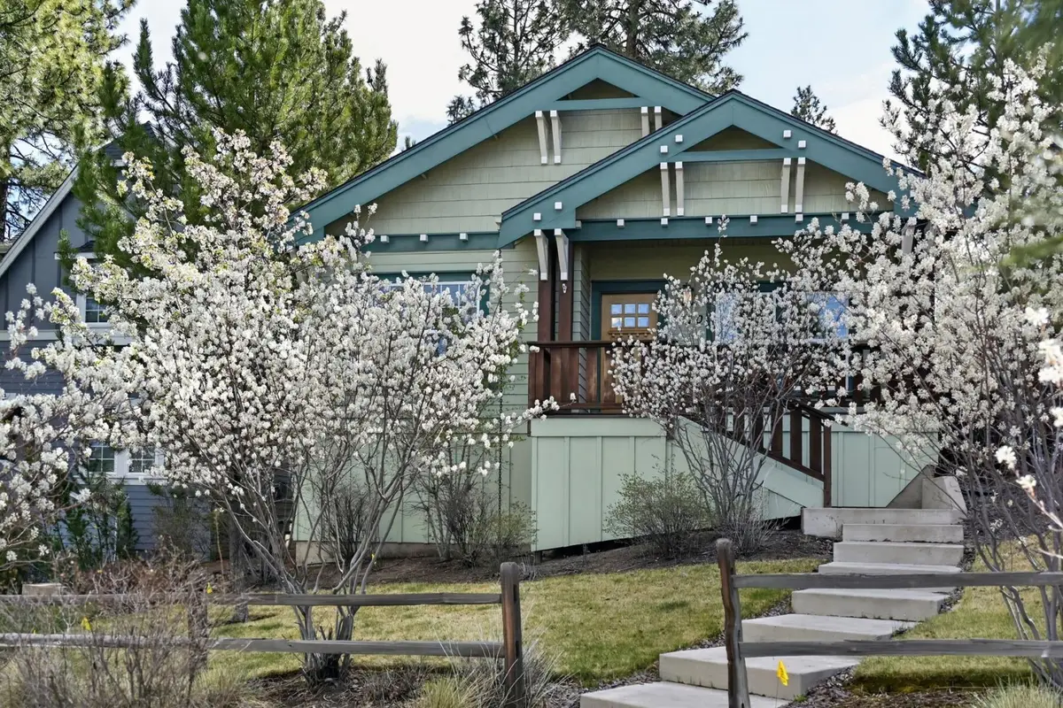 1370 NW Mt Washington Drive, Bend, OR 97703 - #1