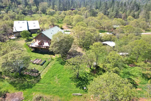 8150 Upper Applegate Road, Jacksonville, OR 97530