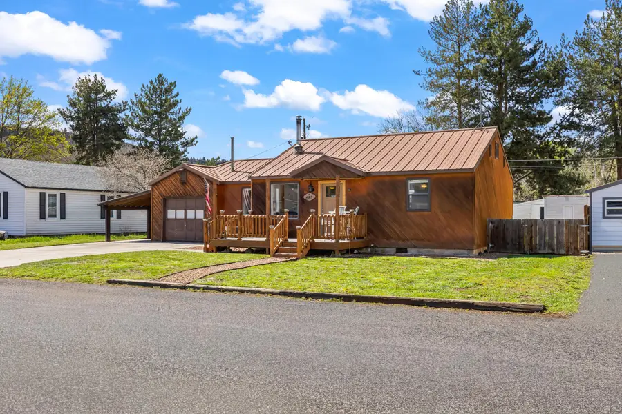 681 SE Dunham Street, Prineville, OR 97754 - #3