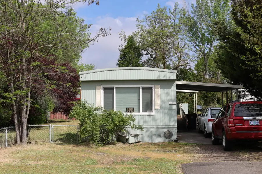 2695 Avenue A, White City, OR 97503 - #2