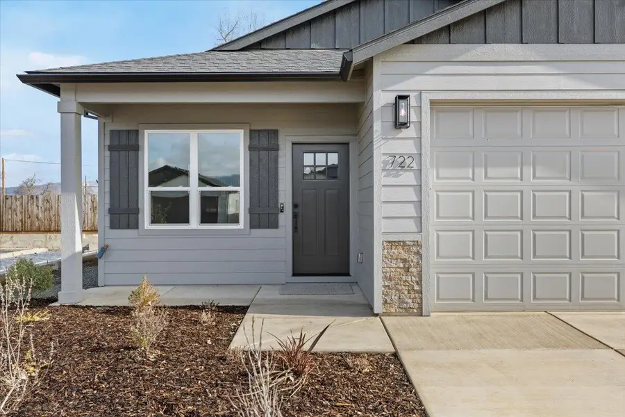 734 Dahl Place #16, Medford, OR 97501 - #2