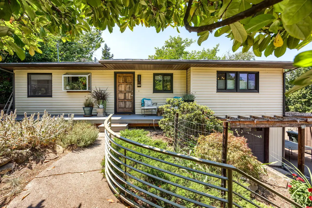 571 S Mountain Avenue, Ashland, OR 97520 - #1