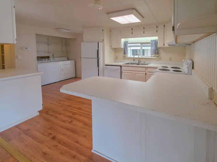 443 Ashwood Drive, Grants Pass, OR 97526 - #2