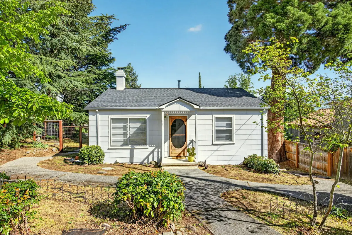 621 Altamont Street, Ashland, OR 97520 - #1