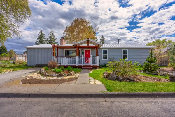1410 SW Juniper Avenue, Redmond, OR 97756