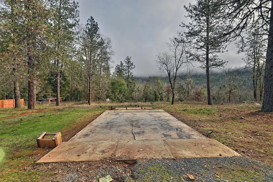 1329 W Evans Creek Road, Rogue River, OR 97537 - #3