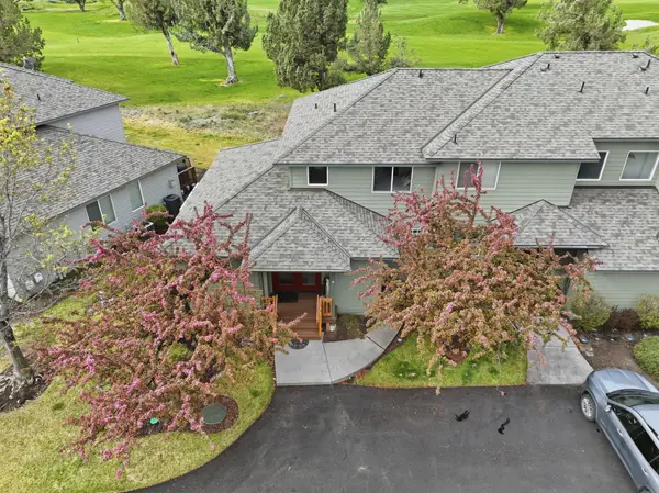 999 Golden Pheasant Drive, Redmond, OR 97756