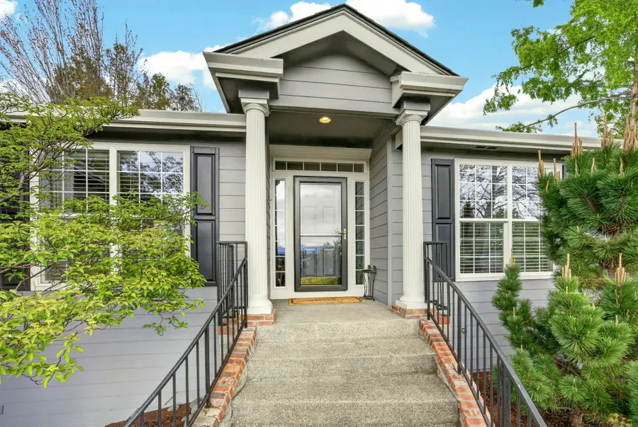 4781 Torrey Pines Drive, Medford, OR 97504 - #3