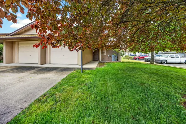 2122 Creek Drive, Ashland, OR 97520