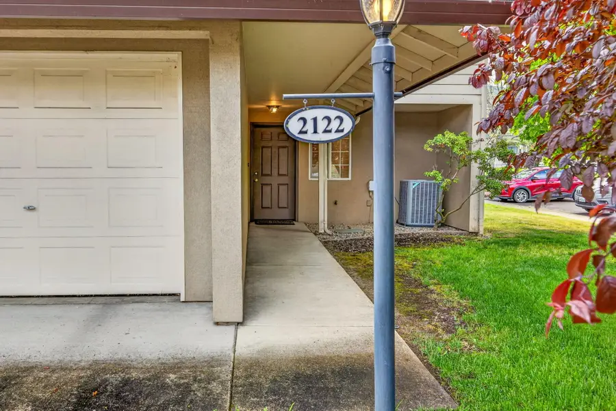 2122 Creek Drive, Ashland, OR 97520 - #3