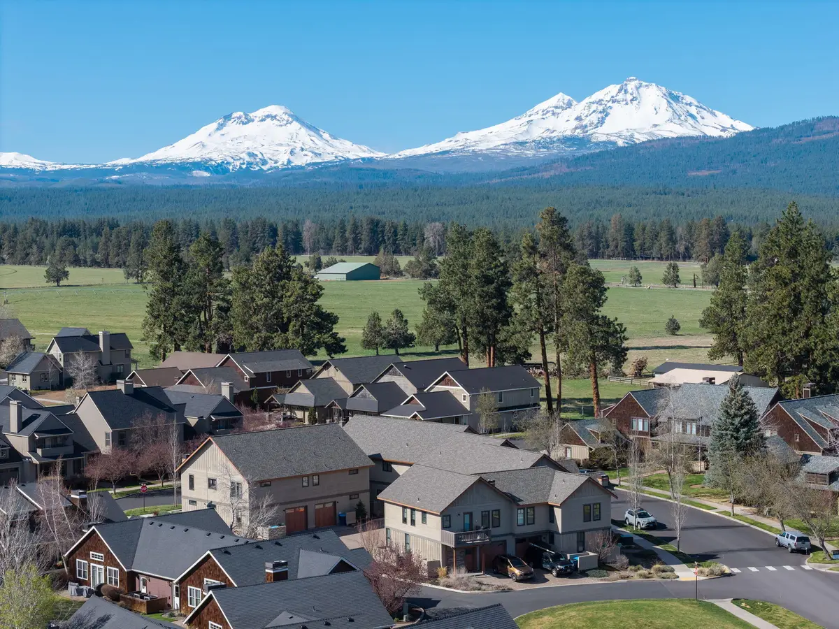 370 S Pine Meadow Street, Sisters, OR 97759 - #1