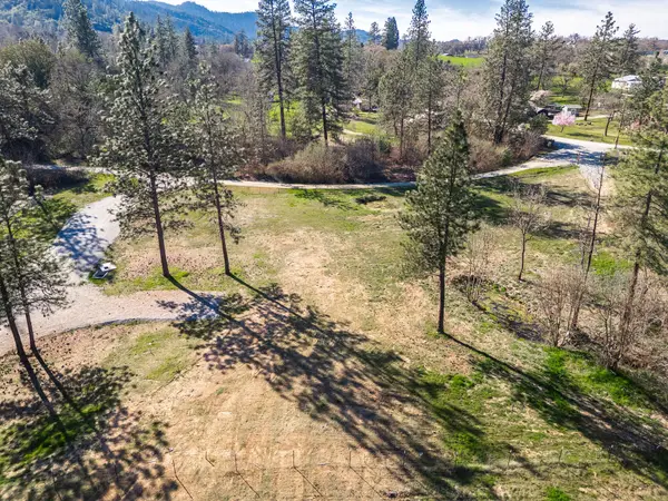 5025 Lane Creek Road, Central Point, OR 97502