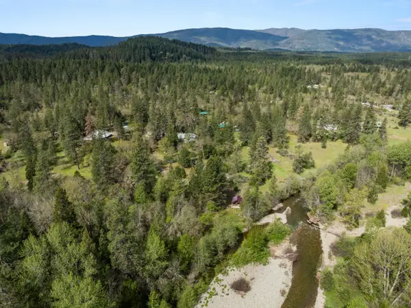 6301 Rockydale Road, Cave Junction, OR 97523