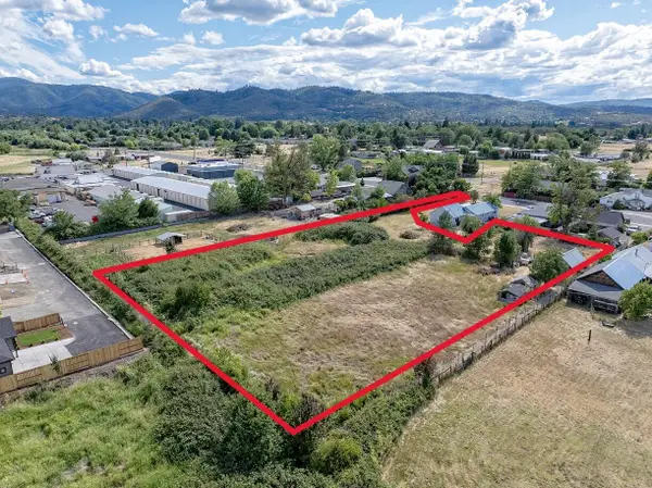 963 Lozier Lane, Medford, OR 97501